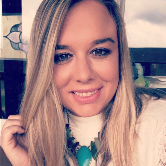 Meet your Posher, Kaitlyn - Picture 5 of 6